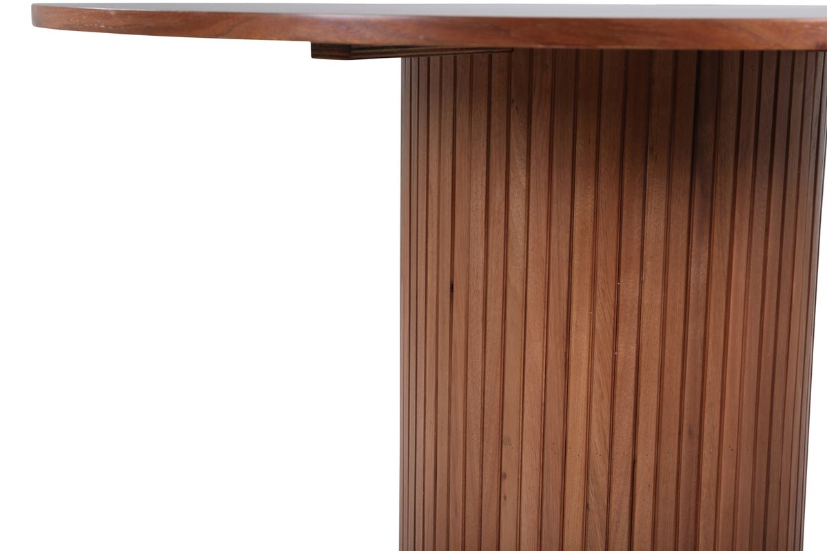 Esstisch Nuvani - mit robusten Gestell im gerippten Design