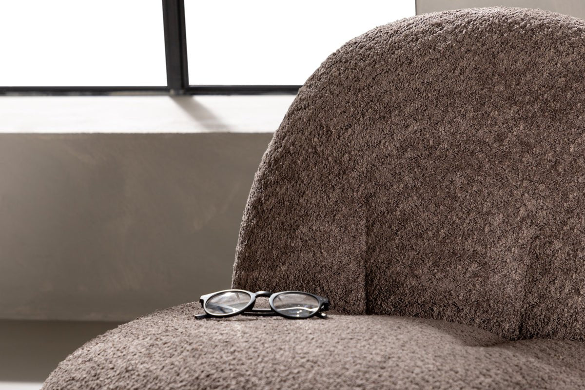Designer Lounge Sessel Almvik – Bouclé Braun
