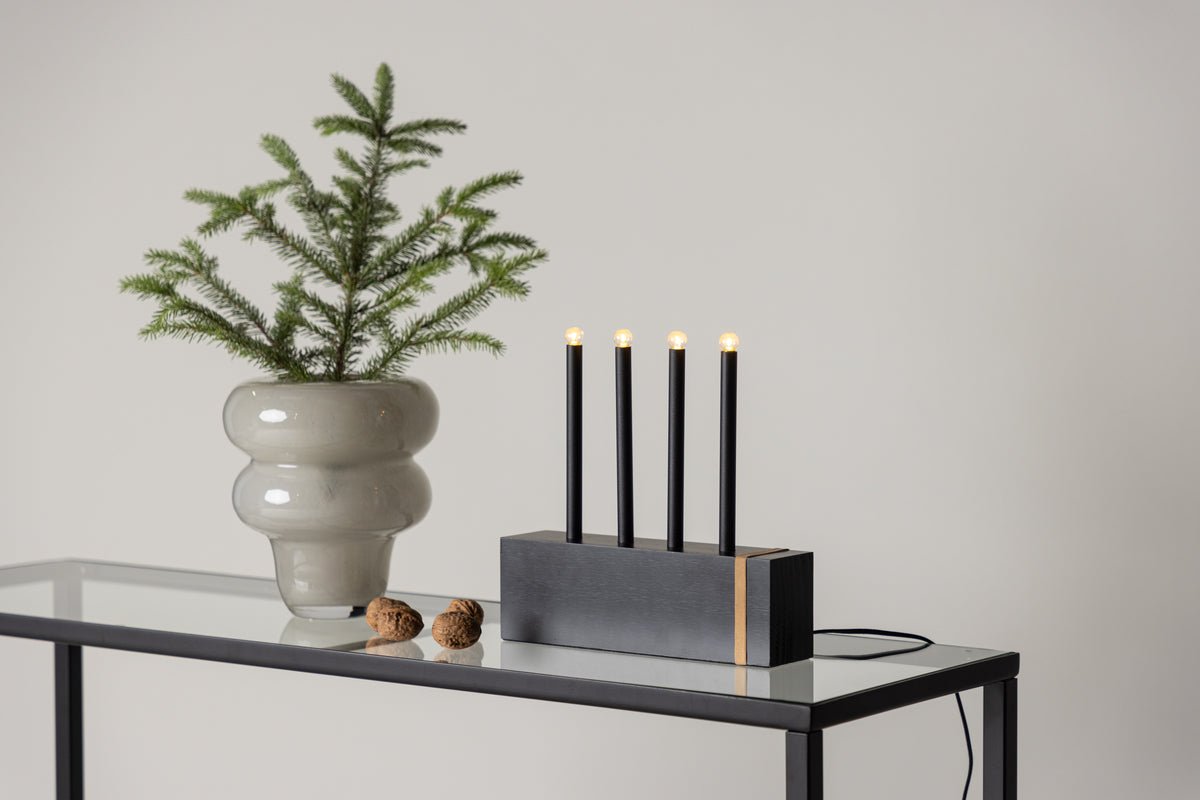 Weihnachtsbeleuchtung Mira - in Schwarz mit 4 Kerzen