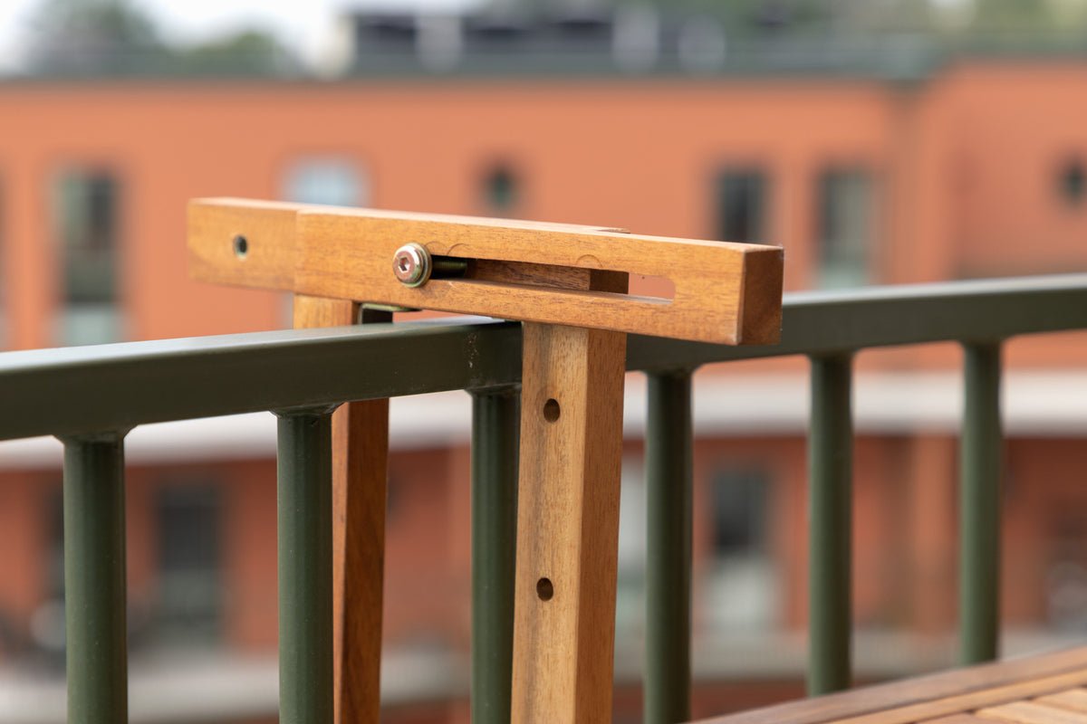 Gartentisch Seraya - mit praktischer Klappfunktion aus Akazienholz für Balkone