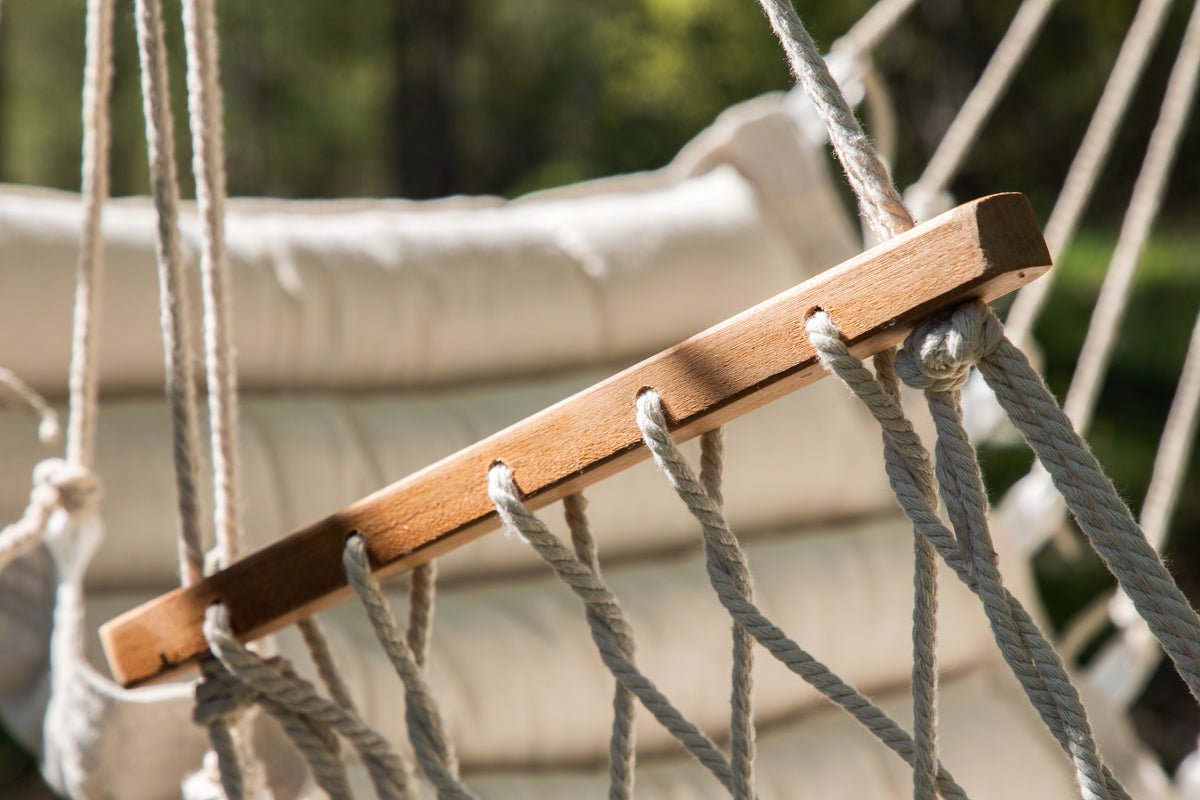 Garten Hängesessel Arlena – Bequemer Outdoor-Schaukelstuhl in Weiß