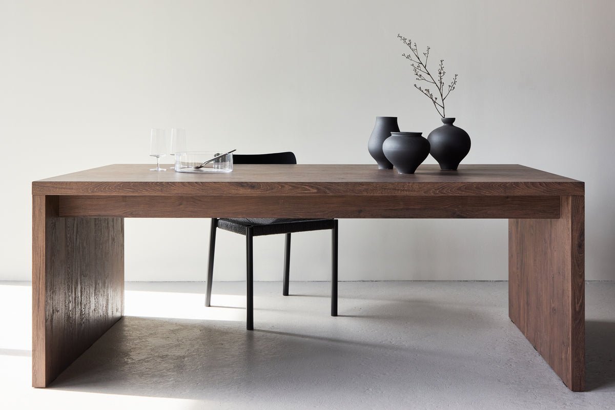 Esstisch Noosa - ein rechteckiger Esstisch in einem sanften Mocca-Ton