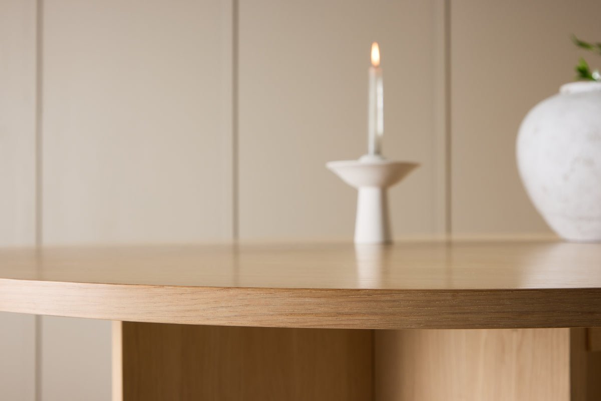 Esstisch Zephyr - die perfekte Balance zwischen Funktionalität und Stil