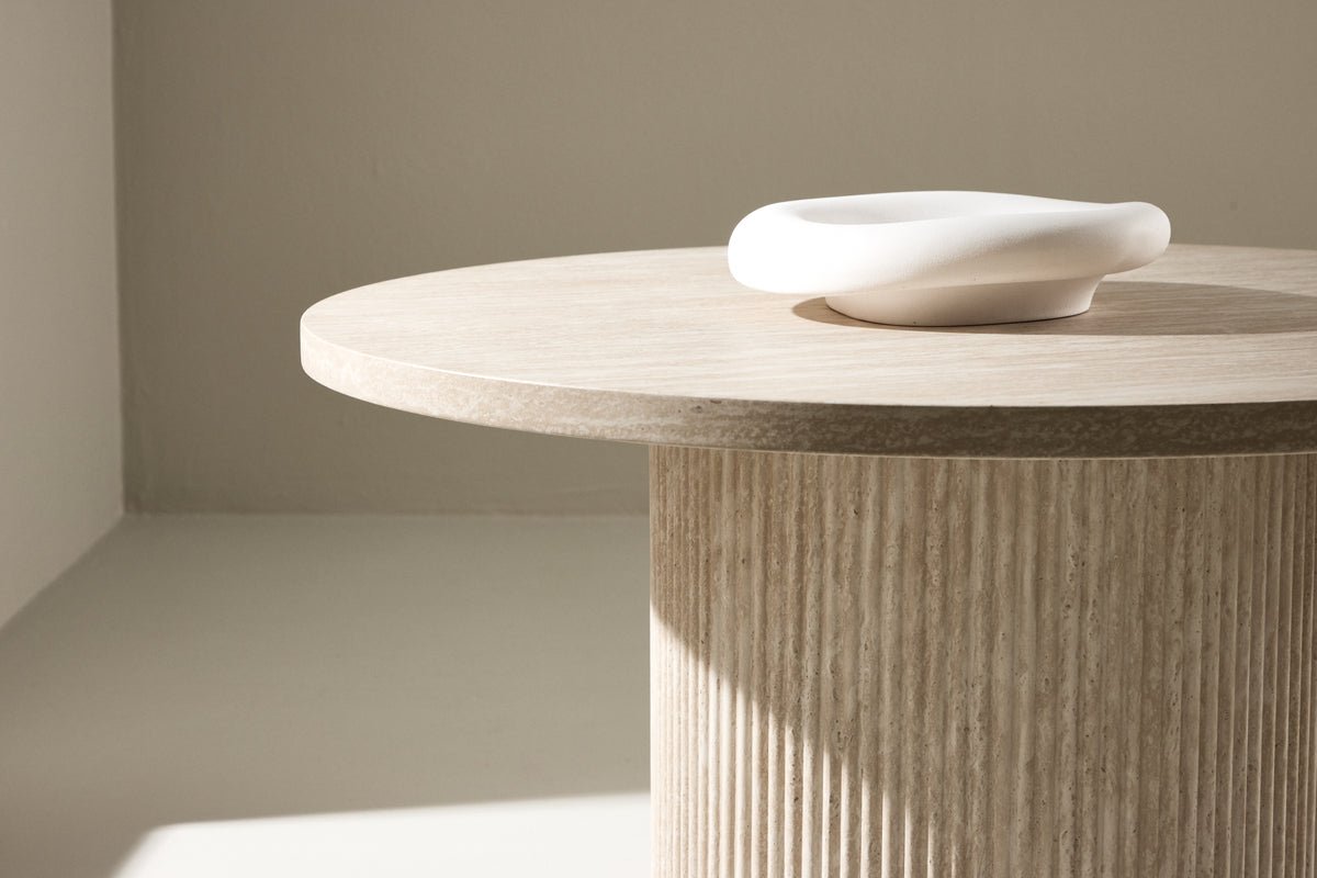 Couchtisch Tino Big - mit geriffeltem Standfuß