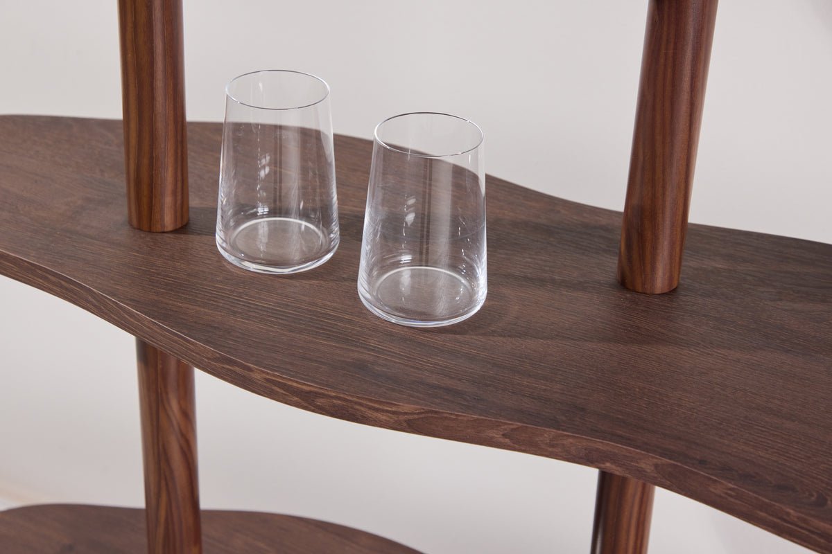 Regal Calvaro – Standregal in Mocca mit Wellen-Design