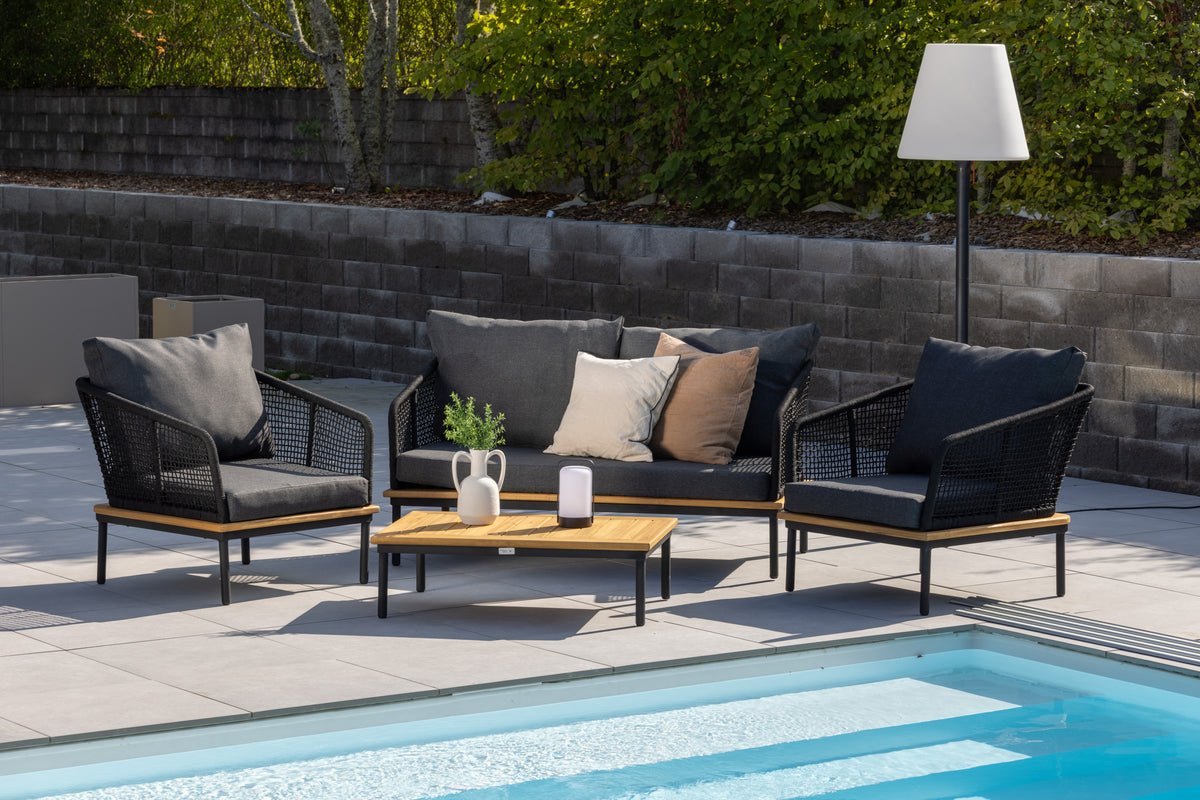 Garten Loungeset Malina – mit Holzdetails, geflochtenem Seil & grauen Kissen
