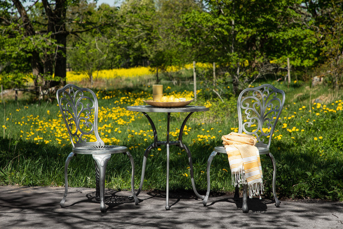 Garten Loungeset Elyra – 3-teiliges Set mit Stühlen & Tisch in 2 Farben