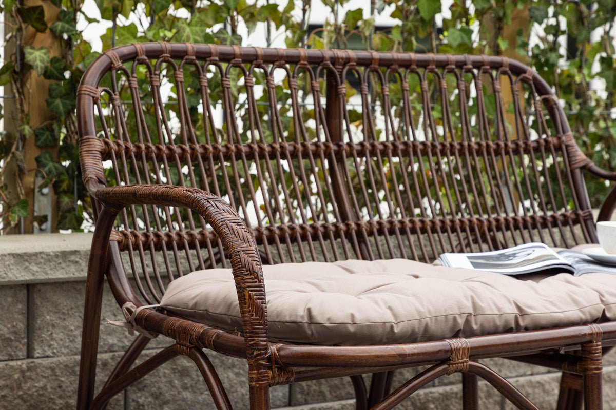 Gartenbank Tobias - Aus Rattan in der Farbe Dunkelwalnuss