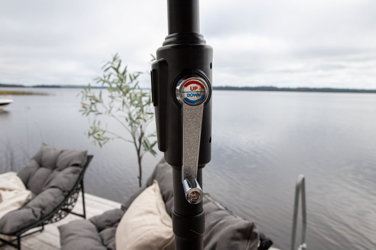 Sonnenschirm Lightning – Ø270 cm in wahlweise Schwarz oder Grau