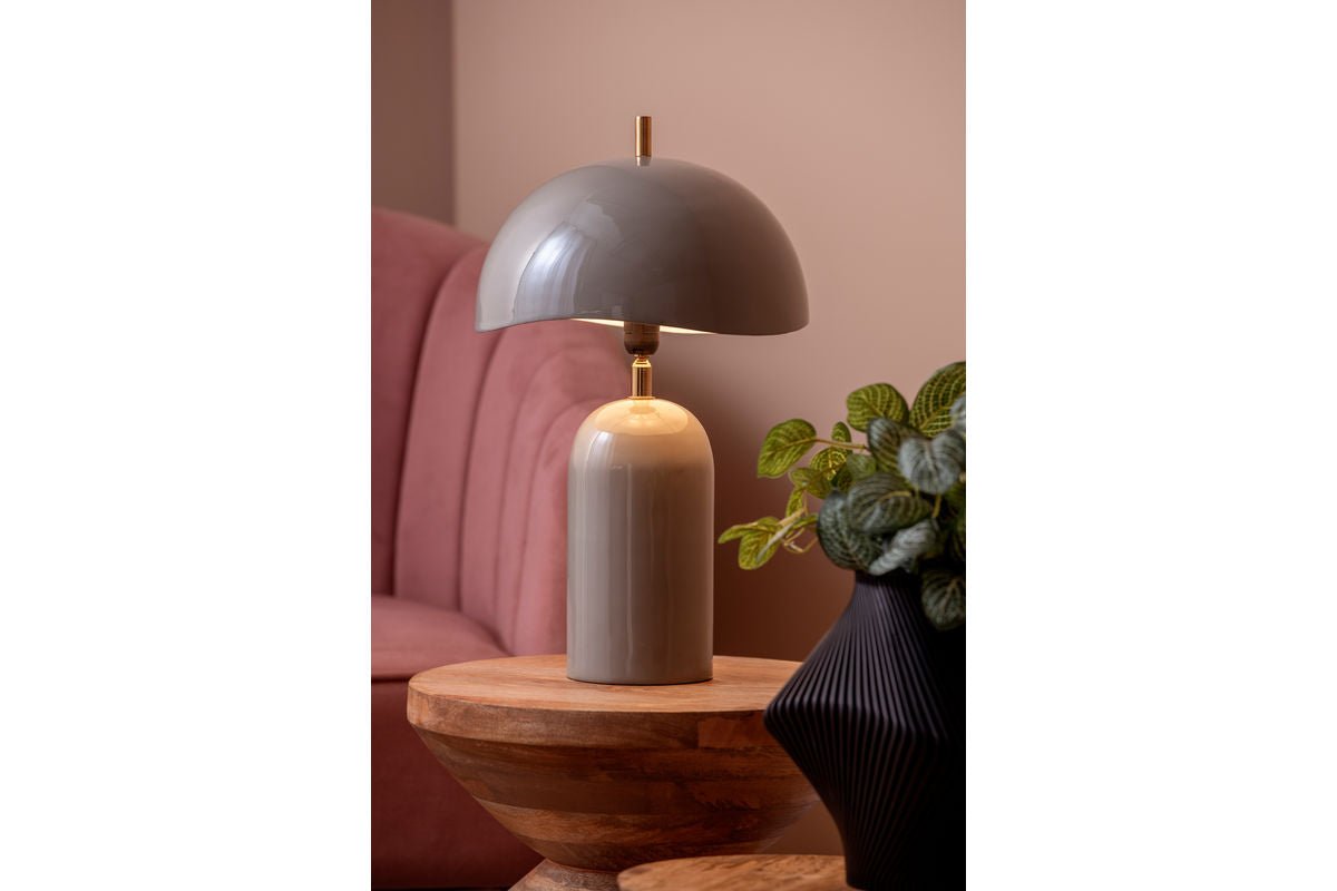 Lampe de table Madeira - Luminaire design en fer avec abat-jour ondulé