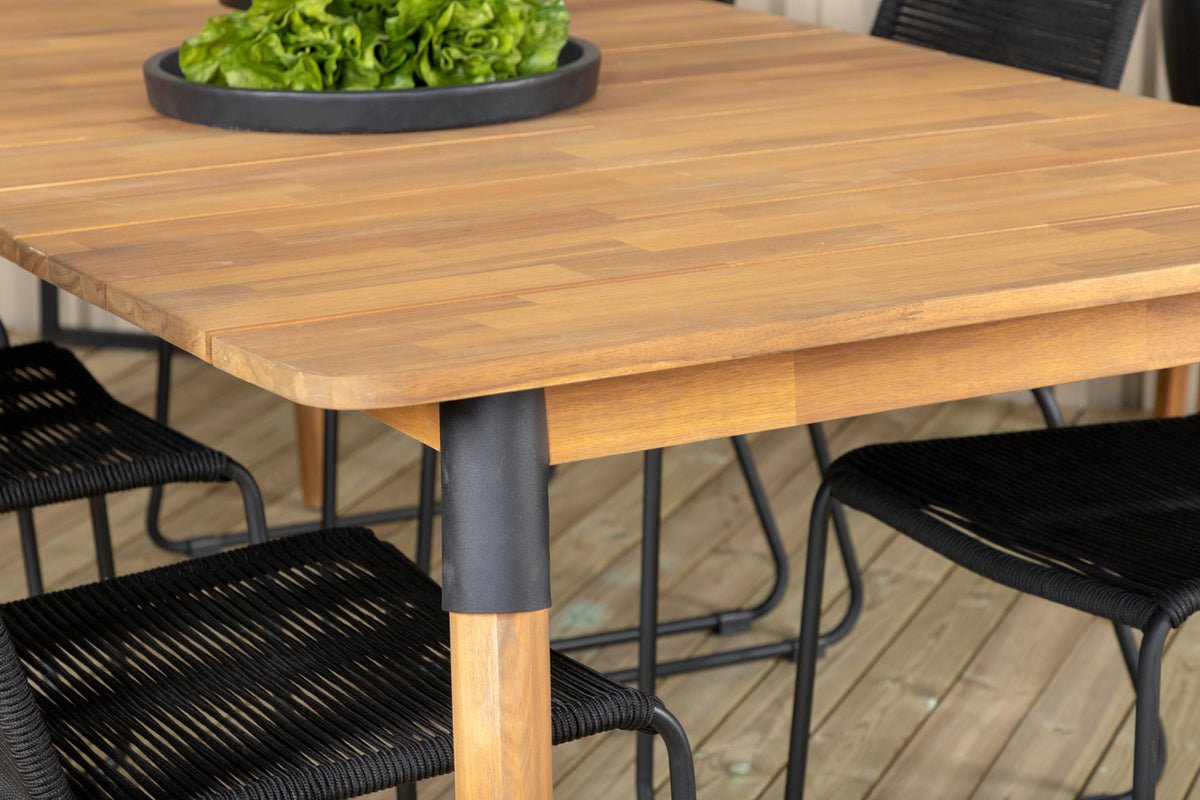 Table de jardin Ziwa - une table à manger rectangulaire en bois d'acacia