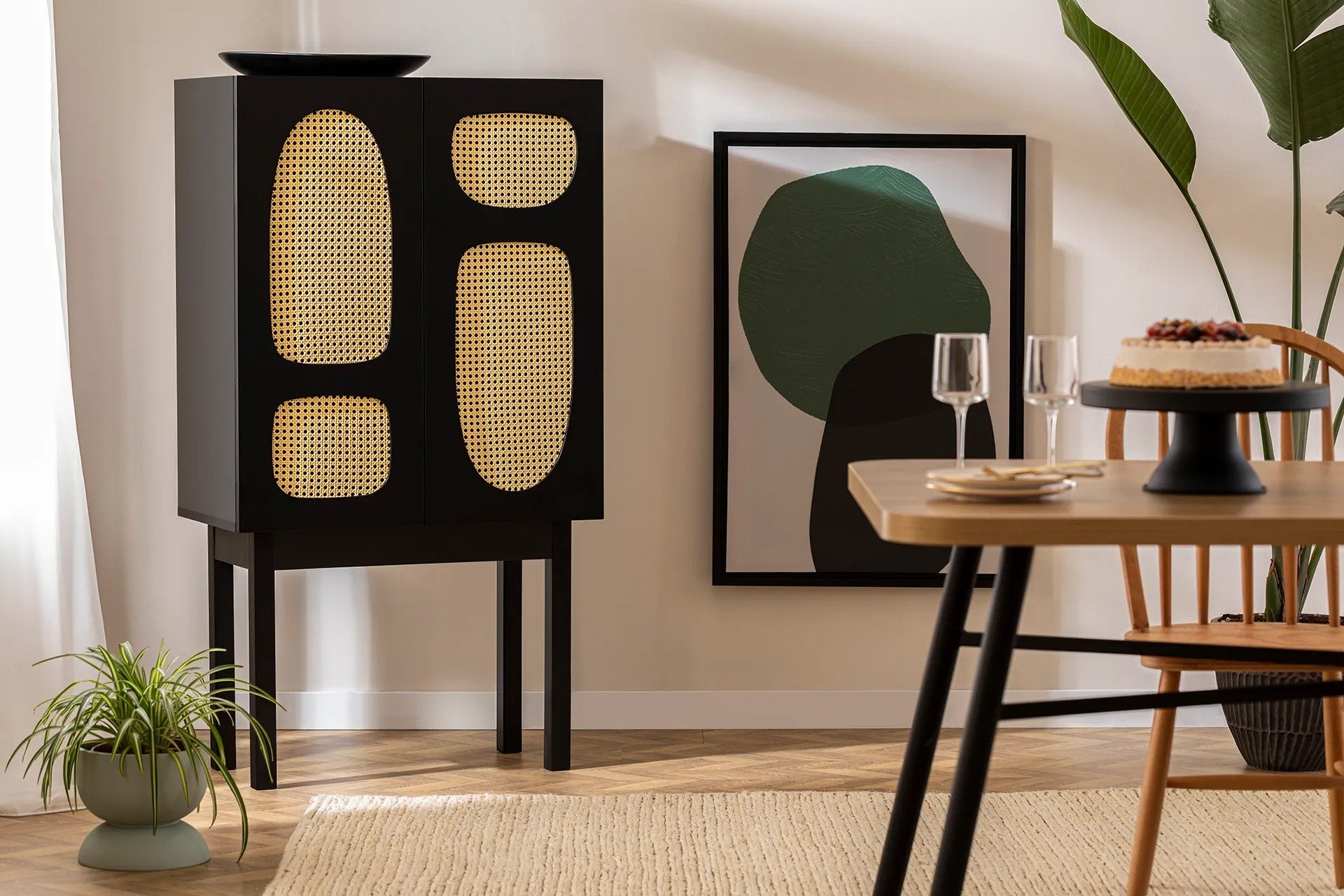 Commode design Jorvella - en bois revêtu noir