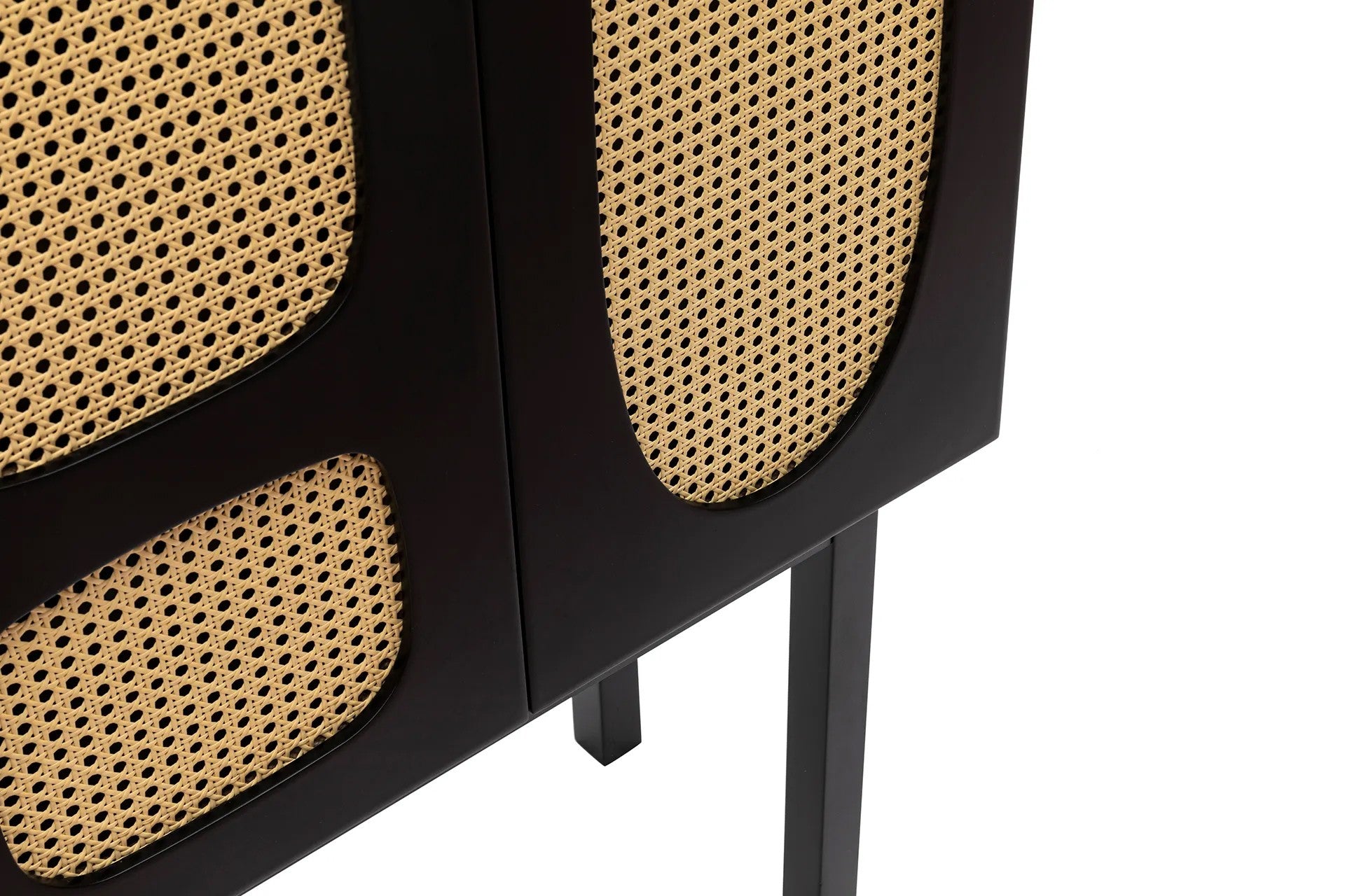 Commode design Jorvella - en bois revêtu noir