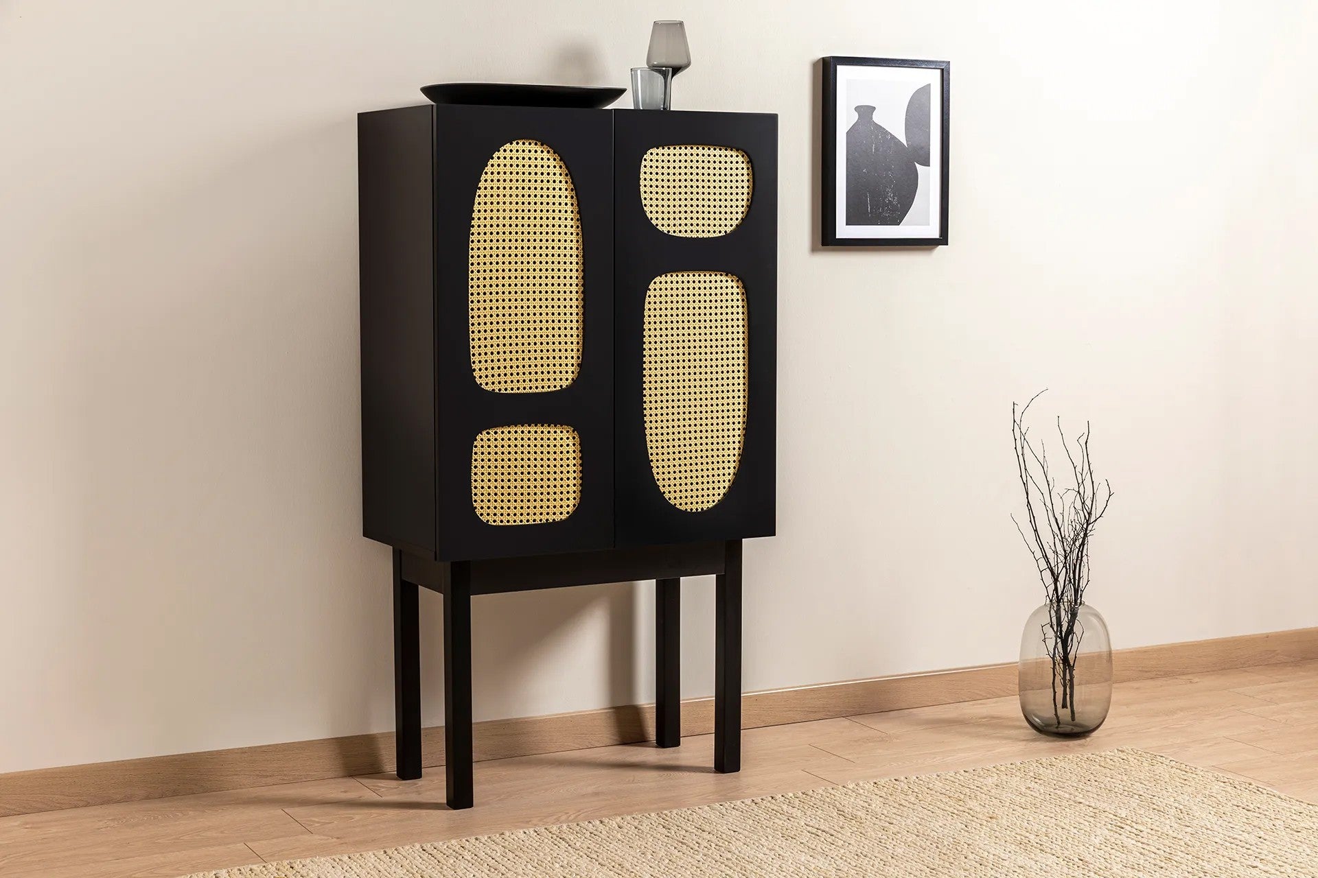 Commode design Jorvella - en bois revêtu noir