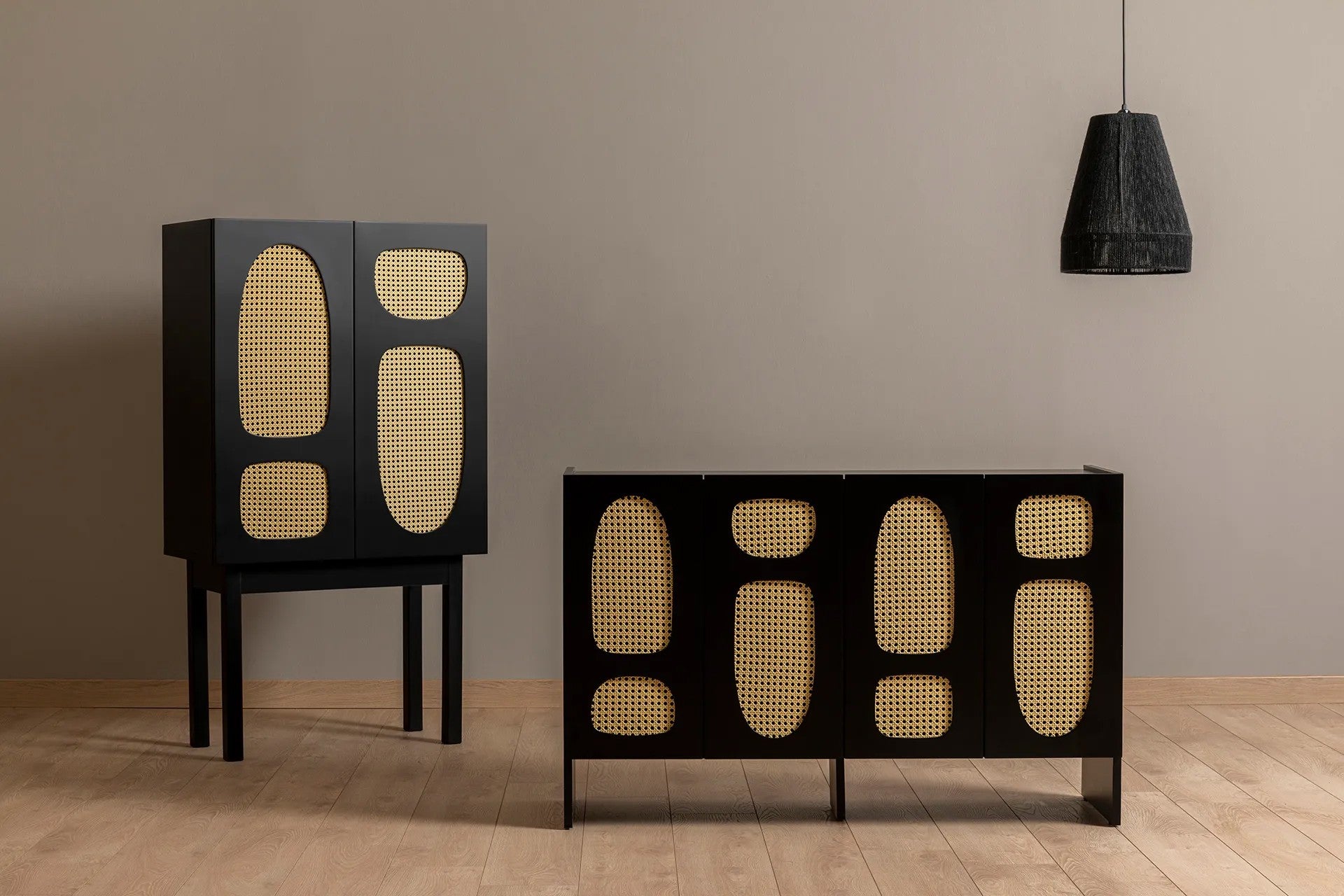 Commode design Jorvella - en bois revêtu noir