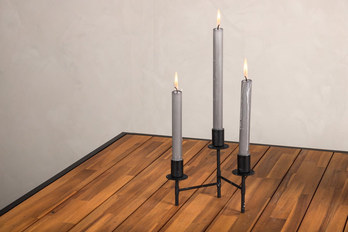 Table de jardin Tunda - une table à manger rectangulaire en bois d'acacia naturel et en acier de haute qualité