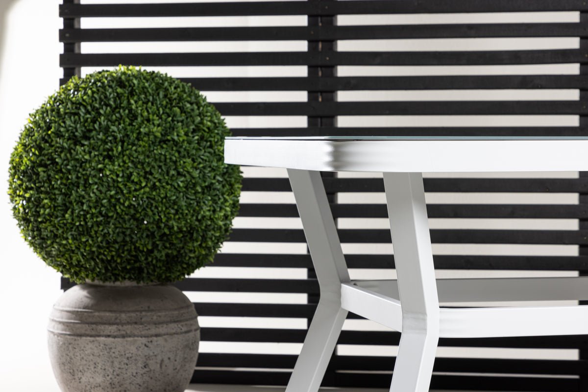 Table de jardin Amaré - une combinaison de plateau en verre mat et de structure en aluminium