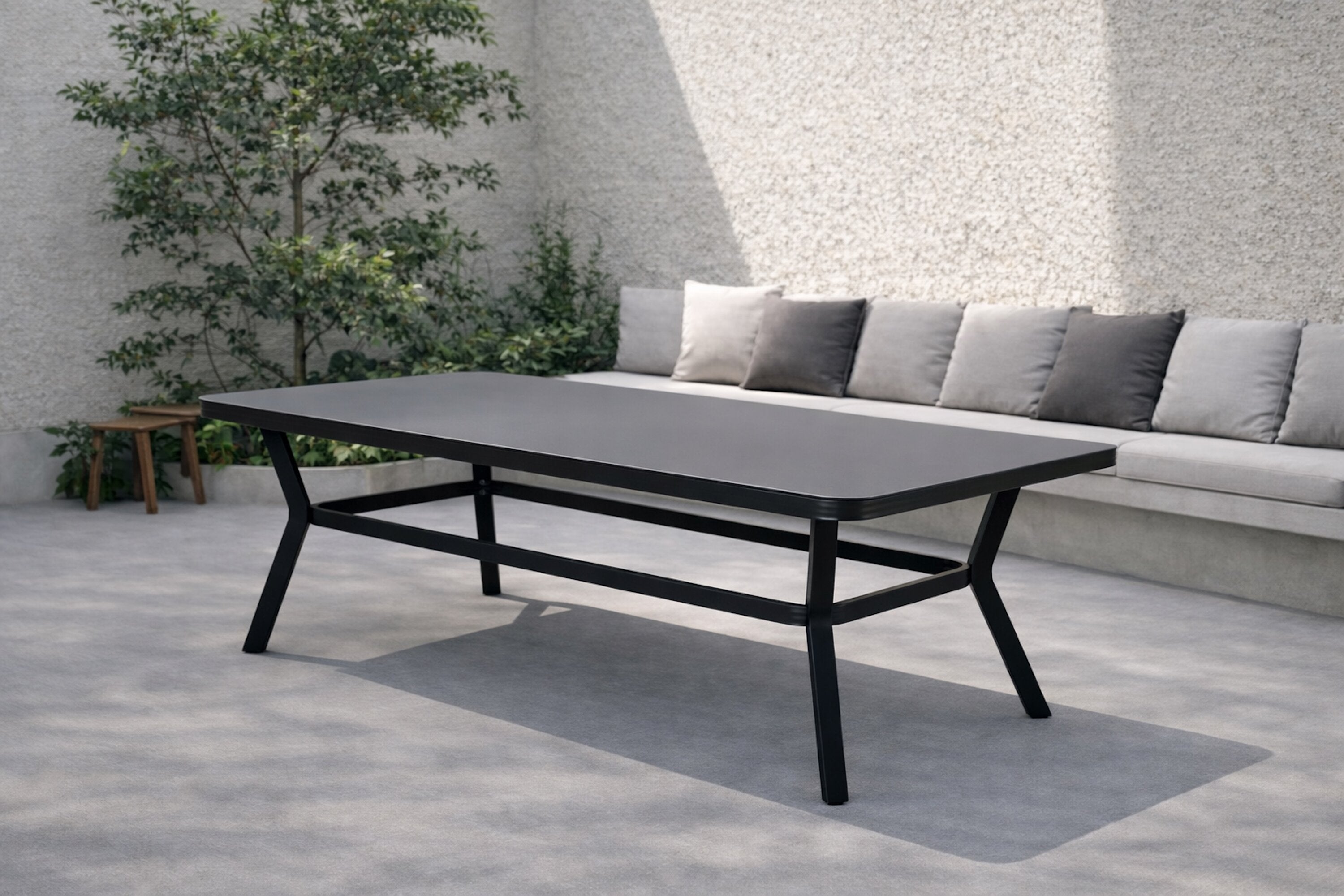 Table de jardin Amaré - Plateau en verre mat sur structure en aluminium