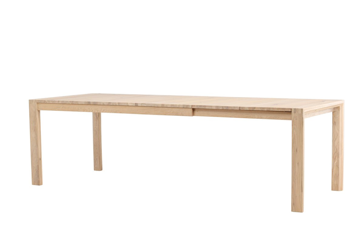 Table à manger Wainui - fabriquée en bois de chêne robuste