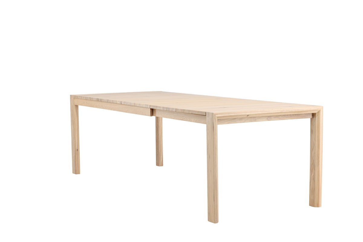 Table à manger Wainui - fabriquée en bois de chêne robuste