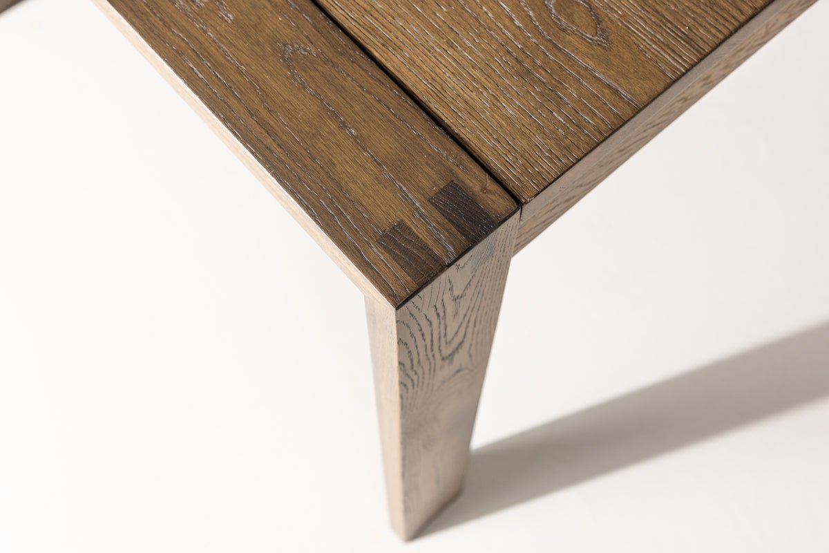 Table à manger Wainui - fabriquée en bois de chêne robuste