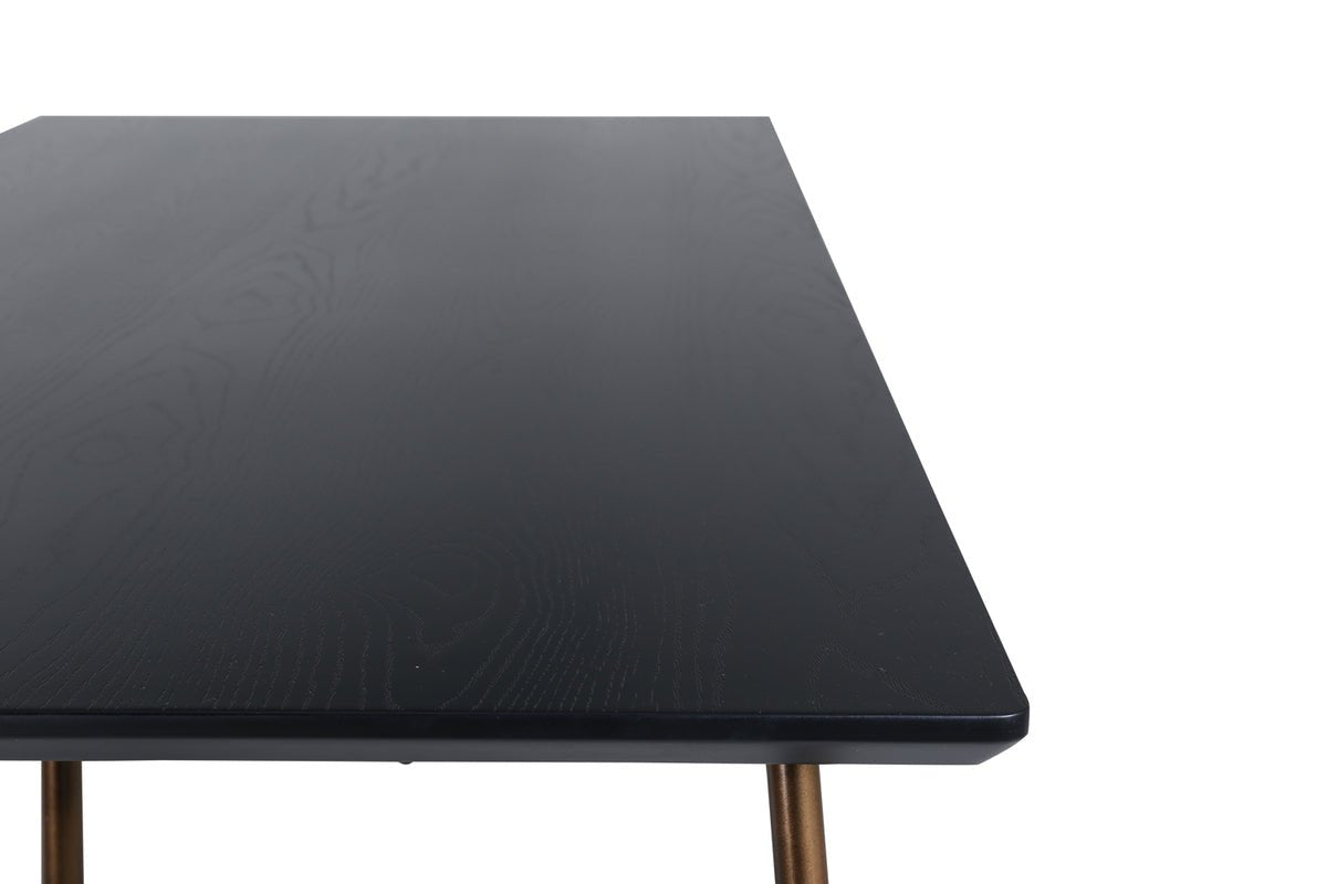 Table à manger Tanoa - un design inspiré scandinave avec des pieds légèrement évasés