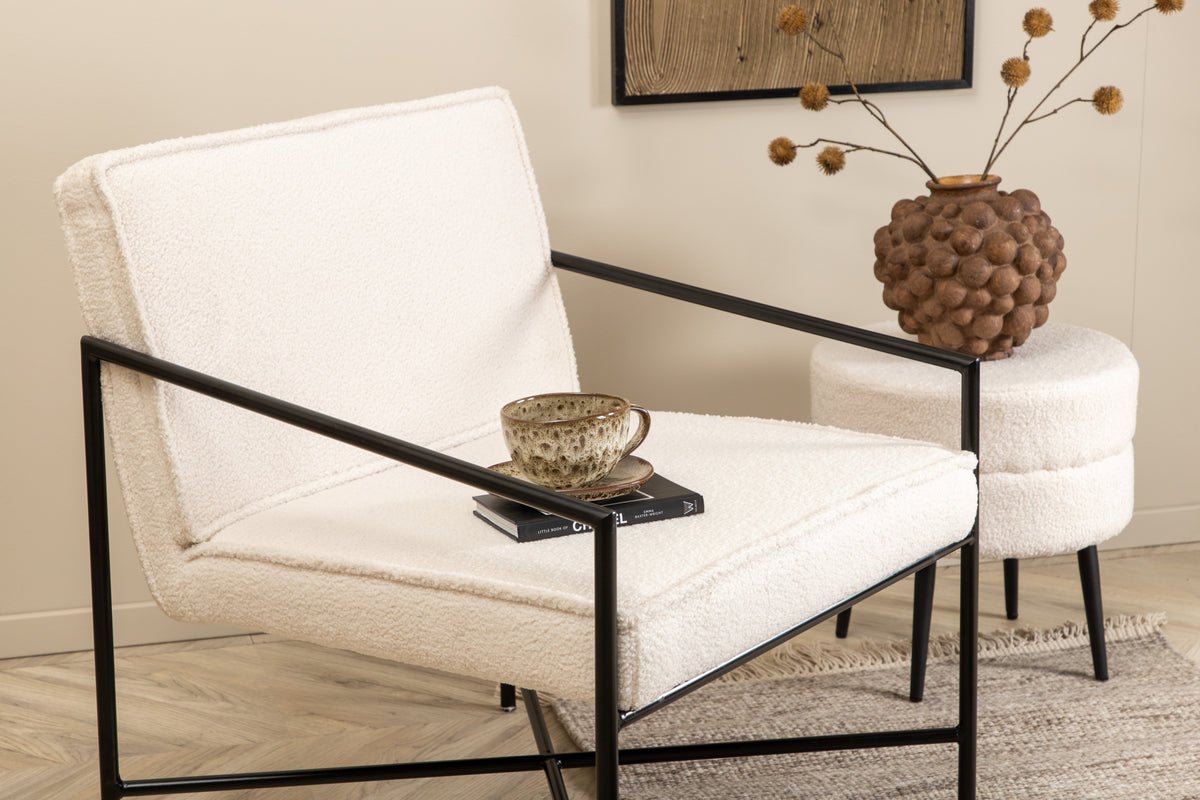 Designer Sessel Lundra – Polsterstuhl in Offwhite mit schwarzem Metallgestell