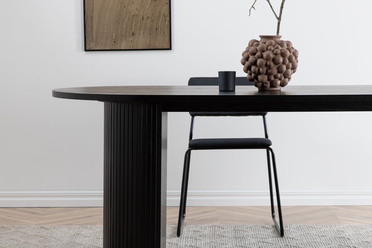 Table à manger Moani - avec cadre robuste au design nervuré