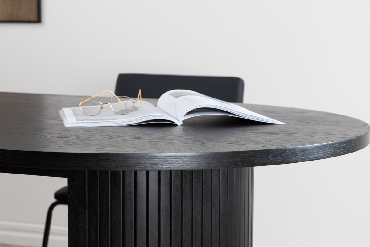 Table à manger Moani - avec cadre robuste au design nervuré