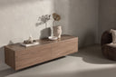 Meuble TV bas Valborg – placage noyer en aspect naturel