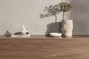 Meuble TV bas Valborg – placage noyer en aspect naturel