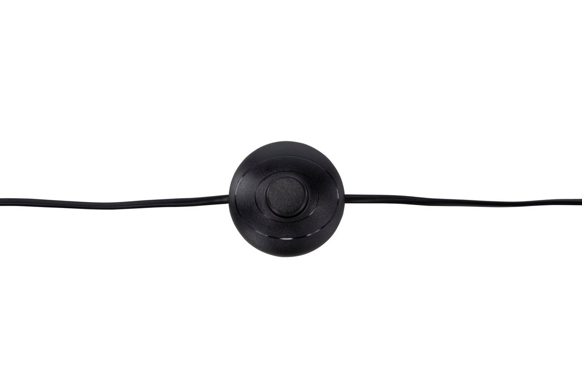 Stehlampe „Diana“ –  Schwarzes Gestell mit Rattan Lampenschirm