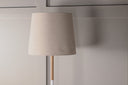 Stehlampe Lienz – Sanftes Beige mit Reliefoberfläche