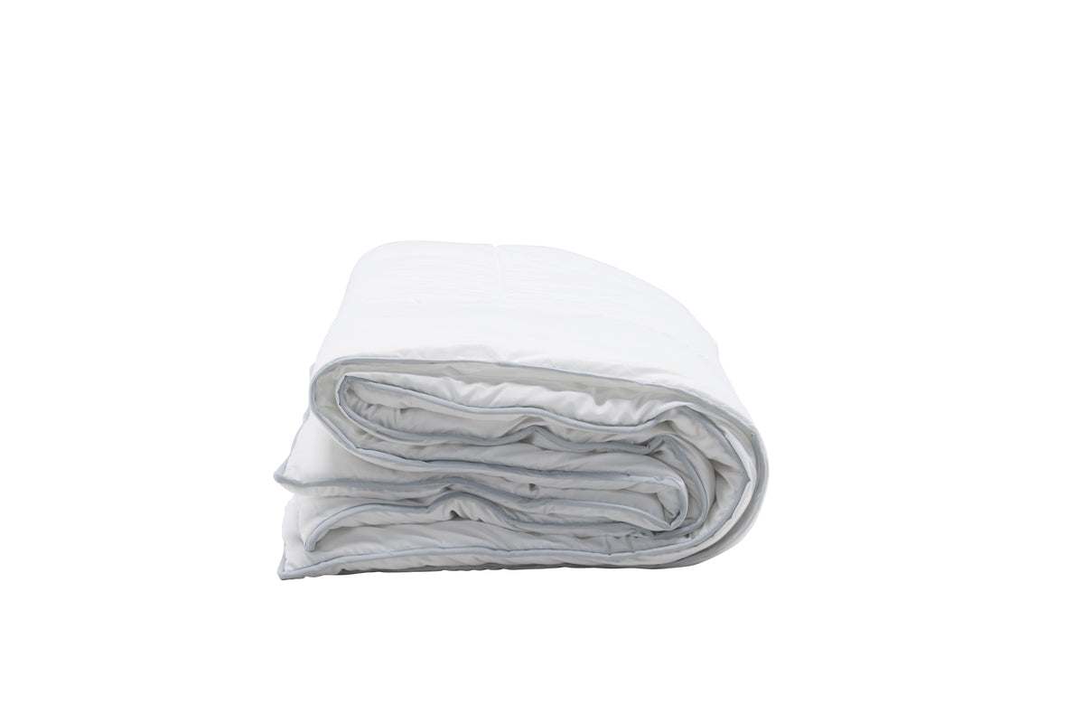 Couette premium Skara 200 × 150 cm – Couette légère en microfibre