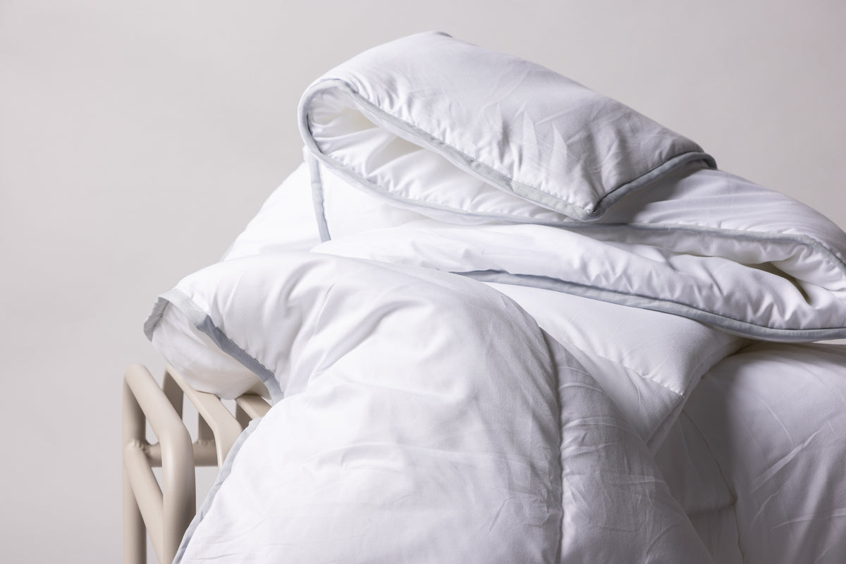 Couette premium Skara 200 × 150 cm – Couette légère en microfibre