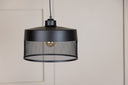 Suspension Jolina – en fer noir mat avec abat-jour en maille décoratif