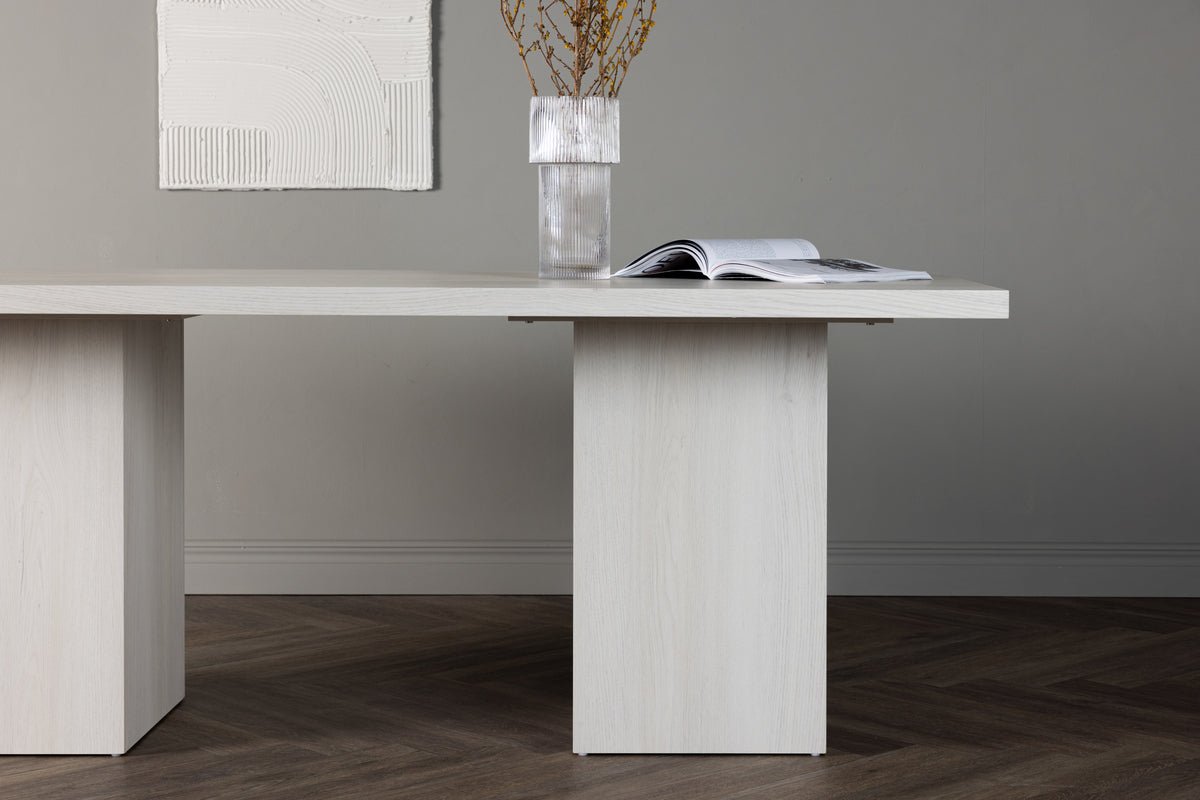 Table à manger Marama - au design scandinave, clair et minimaliste