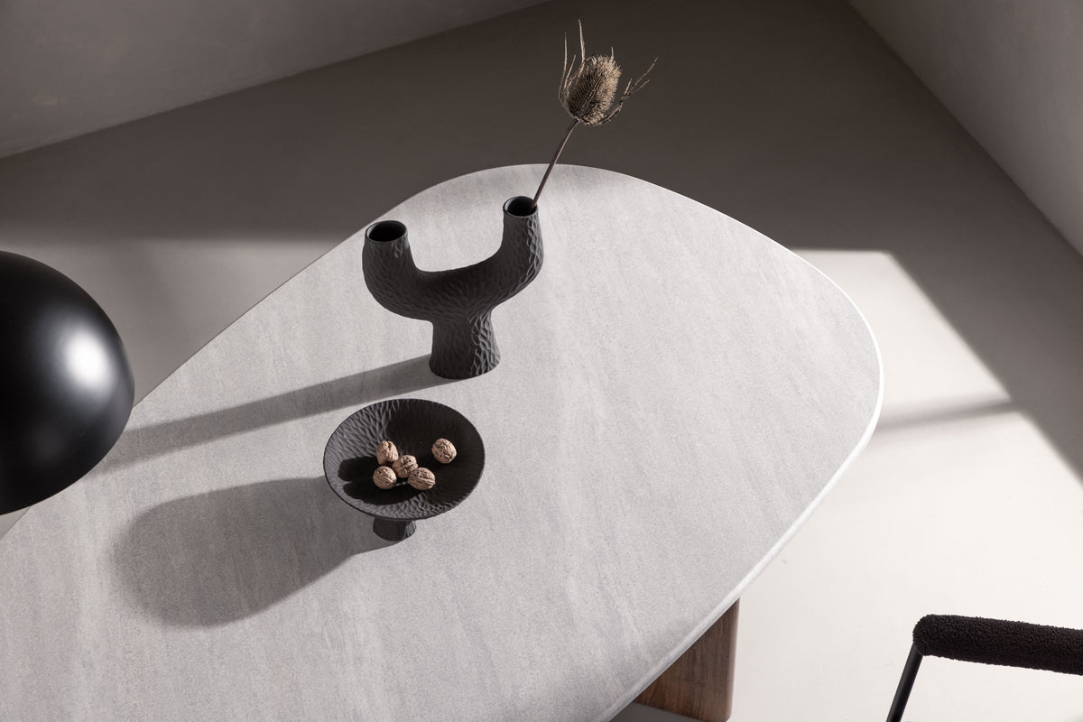 Esstisch Opal - mit seiner ovalen Form ein echter Hingucker