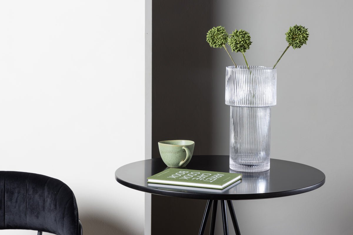 Table à manger Rimu - allie design moderne et détails réfléchis