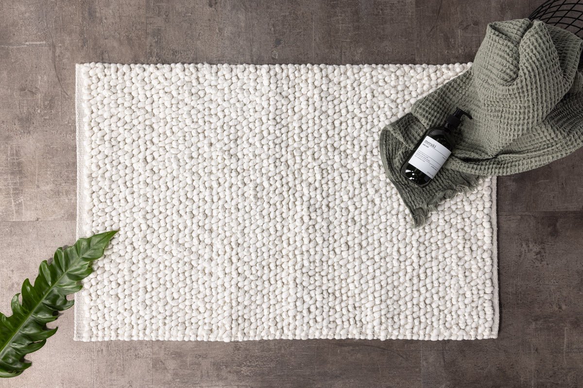 Tapis de bain Lembongan - en Blanc clair ou Noir