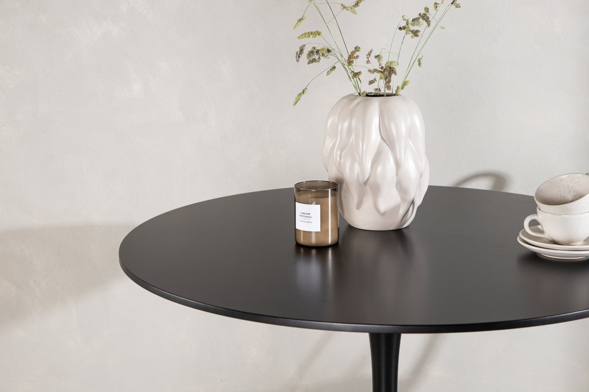 Table à manger Avelani - une table à manger qui allie style et durabilité