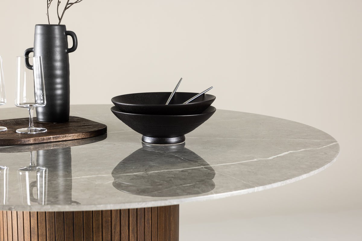 Table à manger Justin - table à manger ronde en bois de frêne moka avec plateau en verre