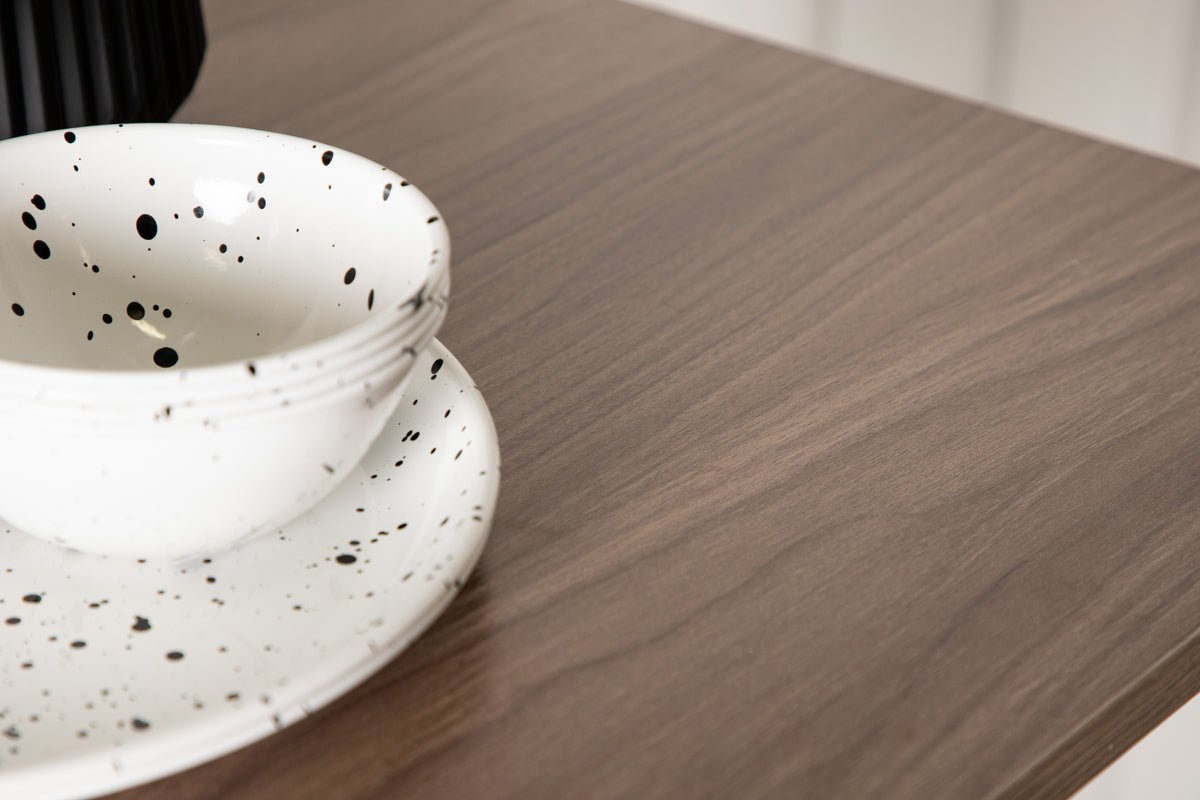 Table à manger Keona - en forme compacte et avec une allure élégante