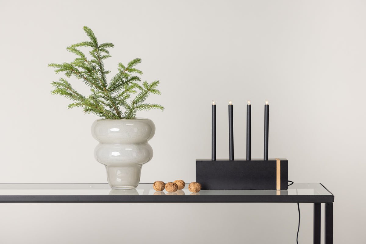 Weihnachtsbeleuchtung Mira - in Schwarz mit 4 Kerzen