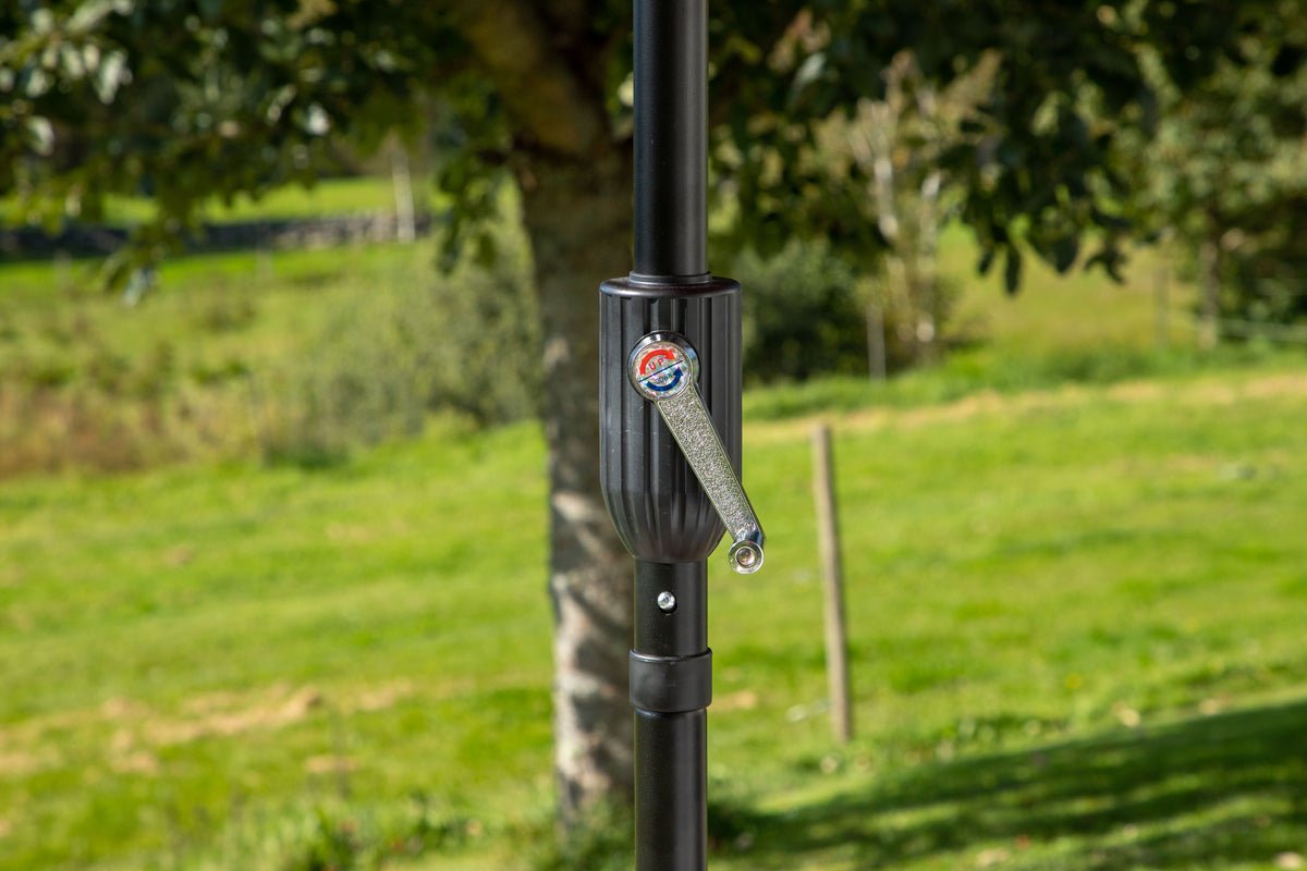 Parasol Rivierra – Ø270 cm en couleur Rouge