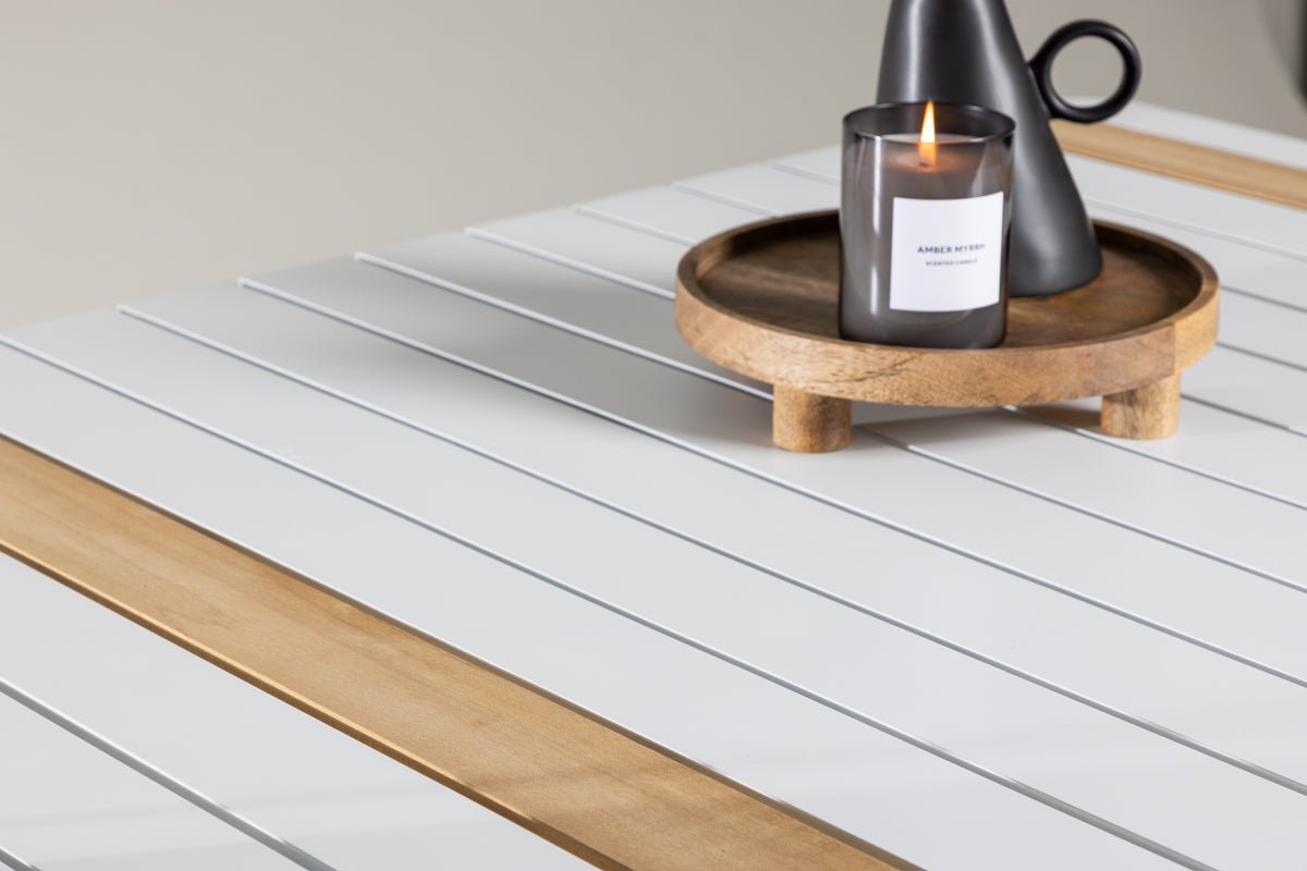 Table de jardin Nuru - Teck et aluminium pour stabilité et durabilité