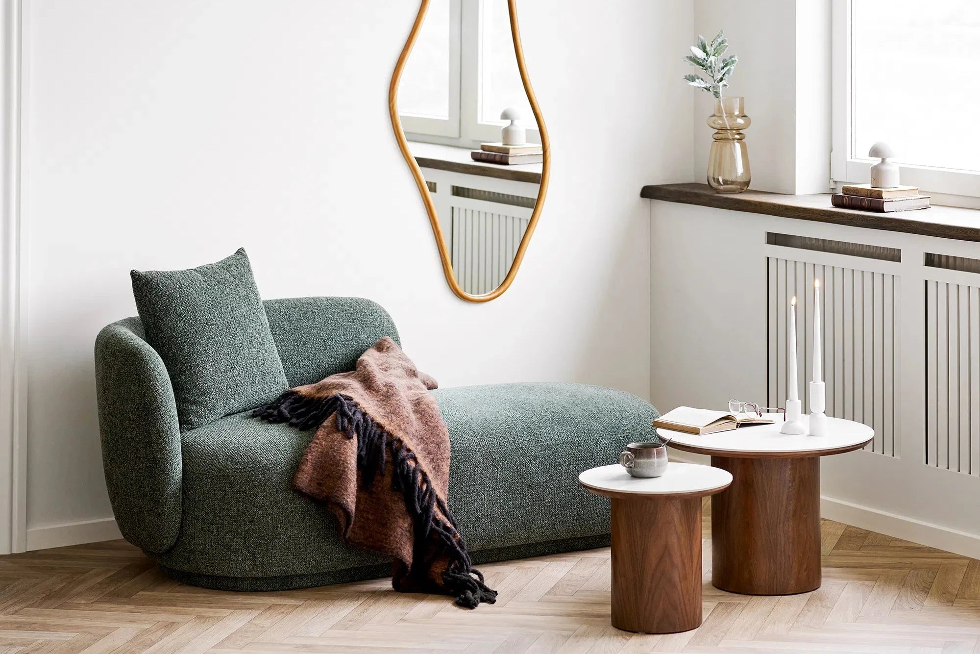 Table basse Lunaro – avec plateau en céramique rond blanc et pied cylindrique en bois