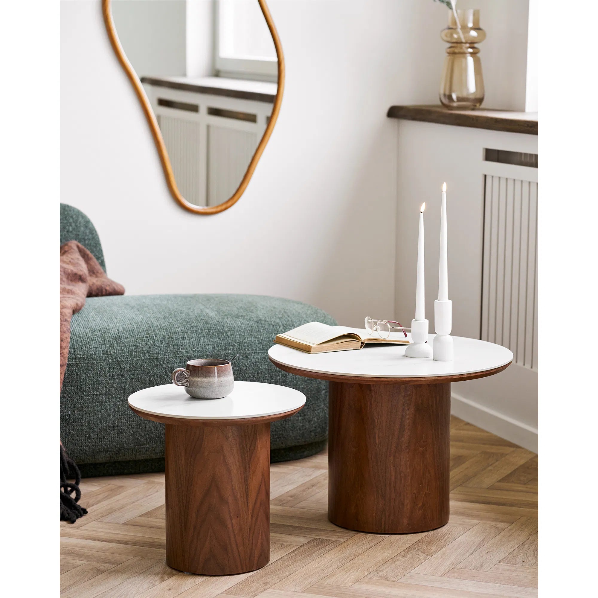 Table basse Lunaro – avec plateau en céramique rond blanc et pied cylindrique en bois