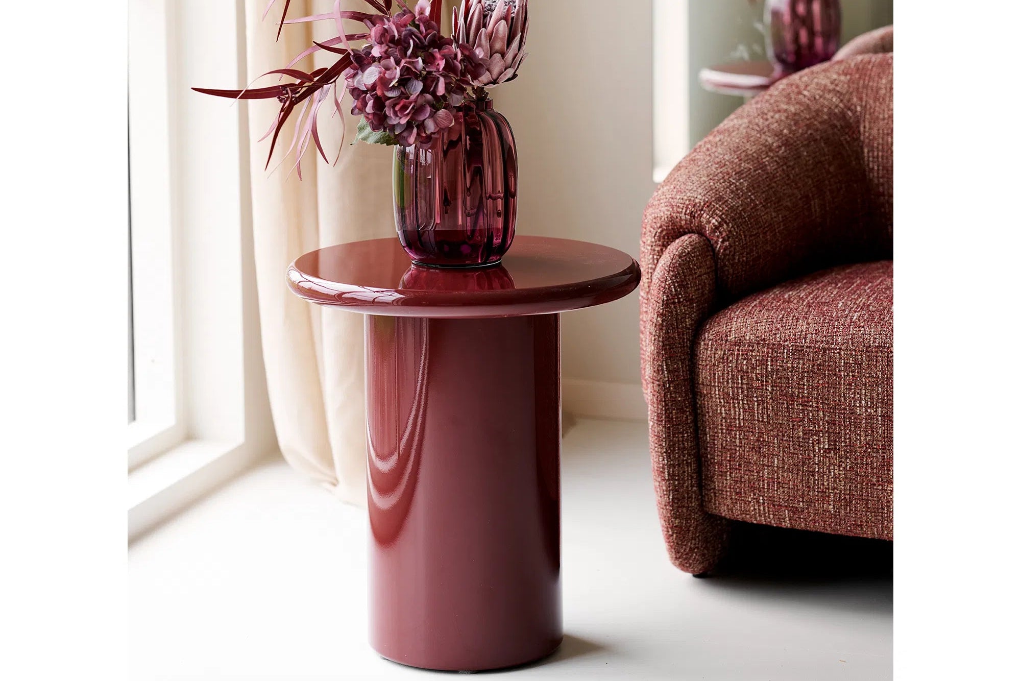 Table d'appoint Haldira – Rouge vin brillant