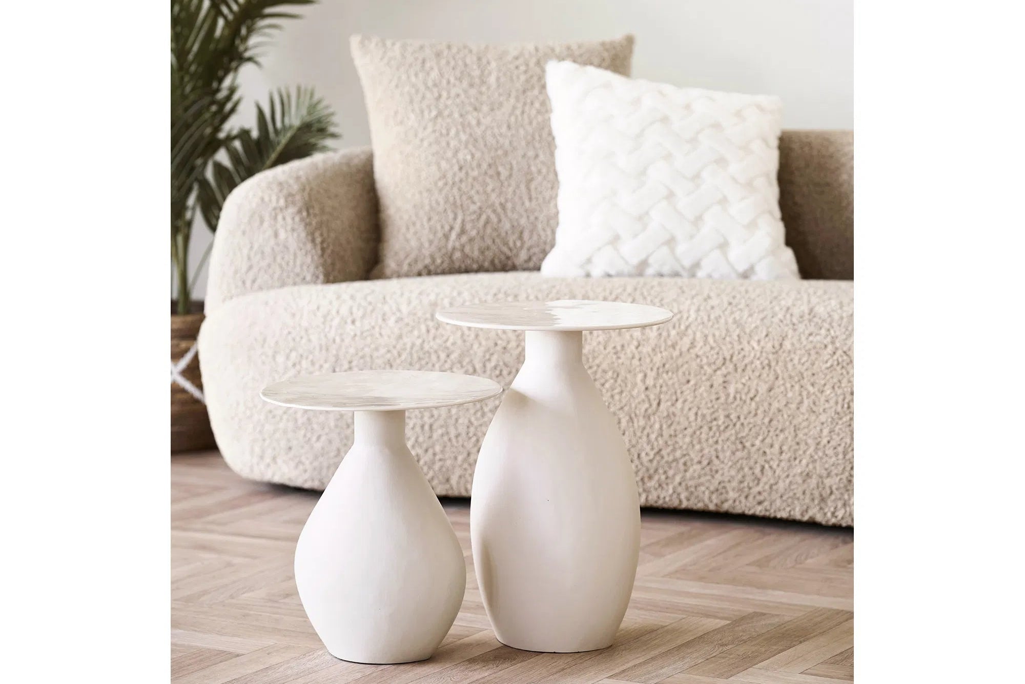 Table d'appoint Iskavia – en Métal avec revêtement émaillé (grand)